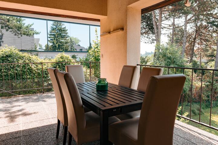 Big quiet Villa with pool and garden gallery image 5