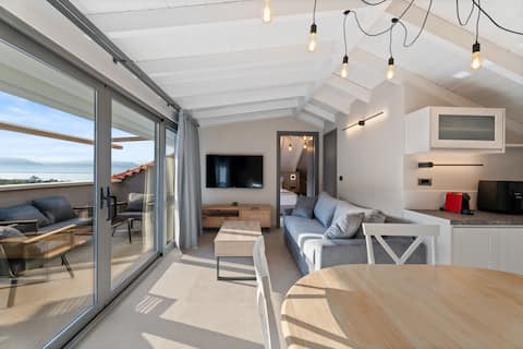 Deluxe Family Suite with SPA-Jacuzzi - Ennea Muses