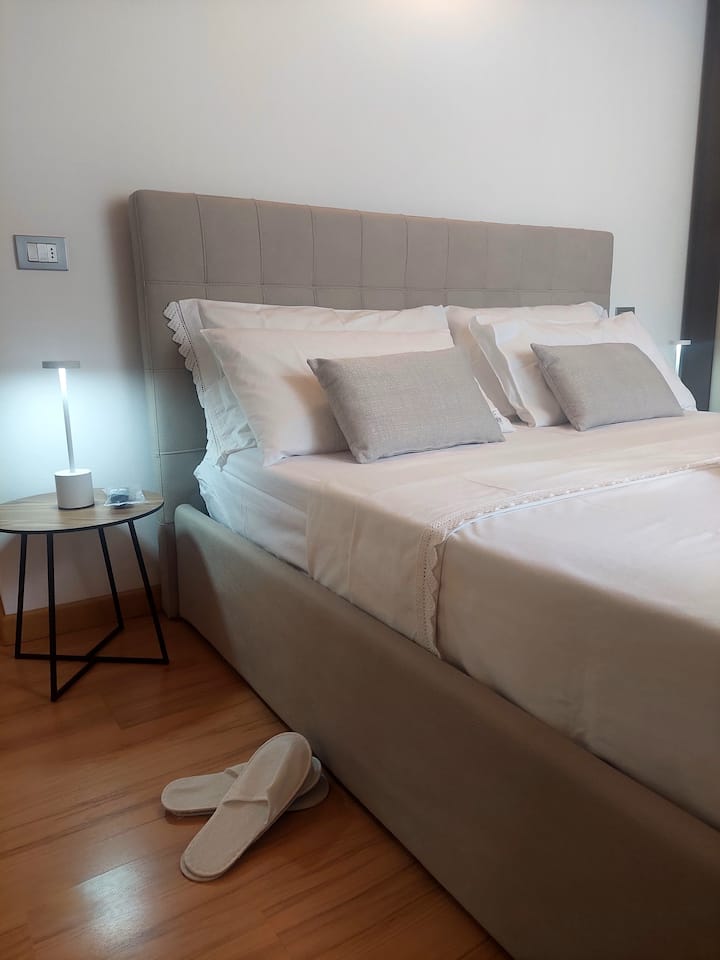 Štandardná manželská posteľ 160/190
