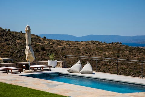 White Stone Villa (with private pool)