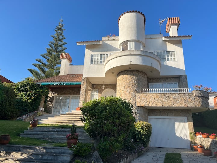 Preciosa Casa En Playa América - Bayona, España