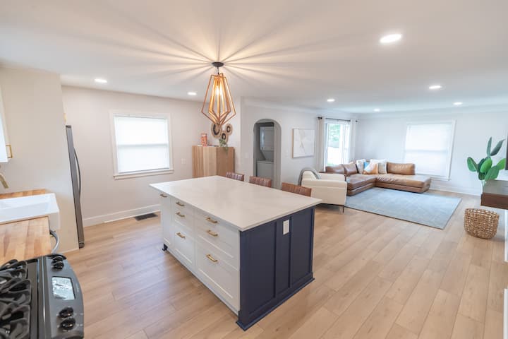 Modern Grandville Abode Foosball/wi-fi/10min To Gr - Grandville, MI
