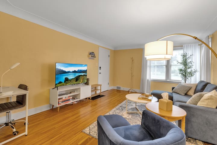 Well-appointed And Spacious 2 Br Near It All! - Buffalo, NY