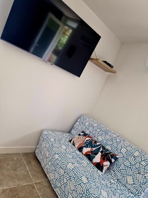 Annonce Airbnb populaire: The Dubai Studio 30 m2 à Indre