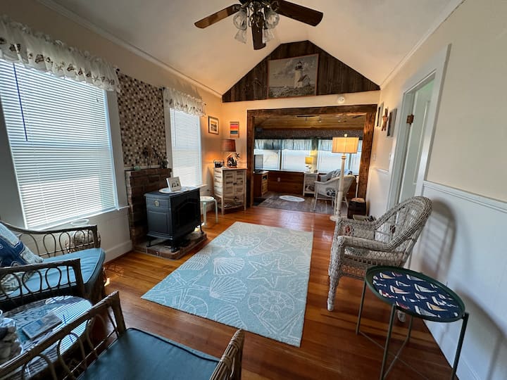 Traditional Seaside Cottage - Salisbury, MA