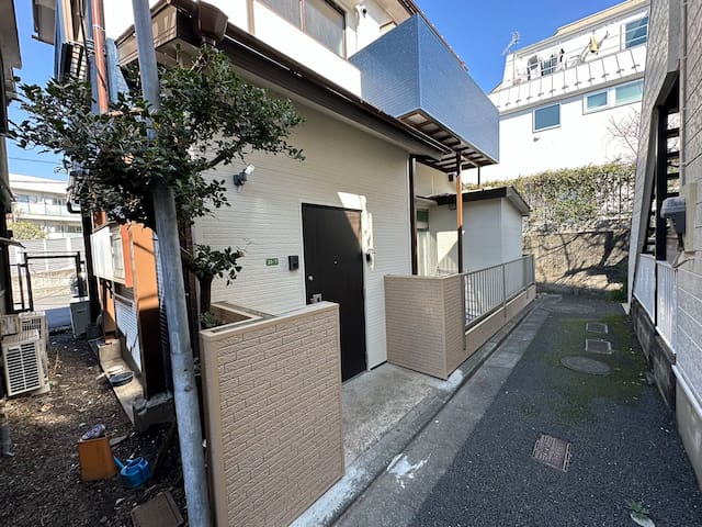 新装一戸建Y-世田谷区若林 8人入居可能 世田谷線若林駅徒歩2分、東急世田谷線三軒茶屋駅電車で5分