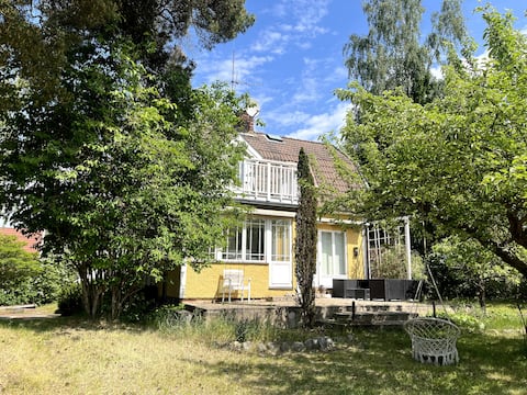 Private house, 20 min from Stockholm C