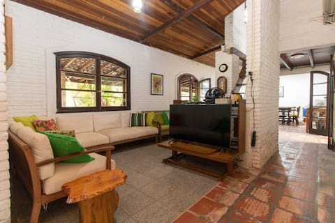 Top Airbnb: Comfortable and Quiet House em São Sebastião