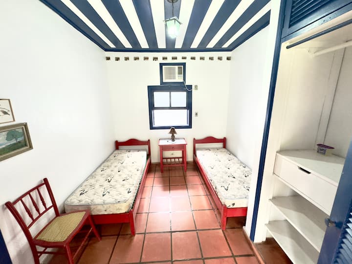 Chambre n ° 3 | Salle de bain partagée n ° 2