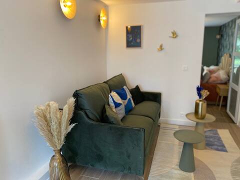 Popular Airbnb listing: Brand new apartment near Paris in Maisons Laffitte