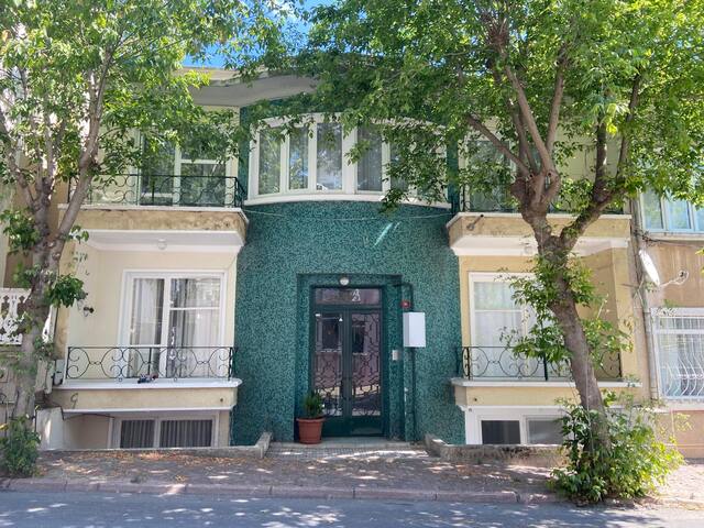 Tarihi Yeşil Mozaik Apartman Dairesi gallery image 2