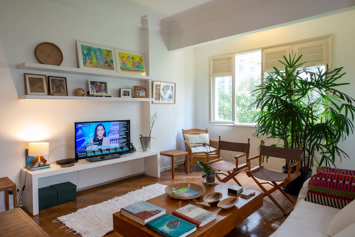 Apartamento charmoso e arejado a 2 min da praia