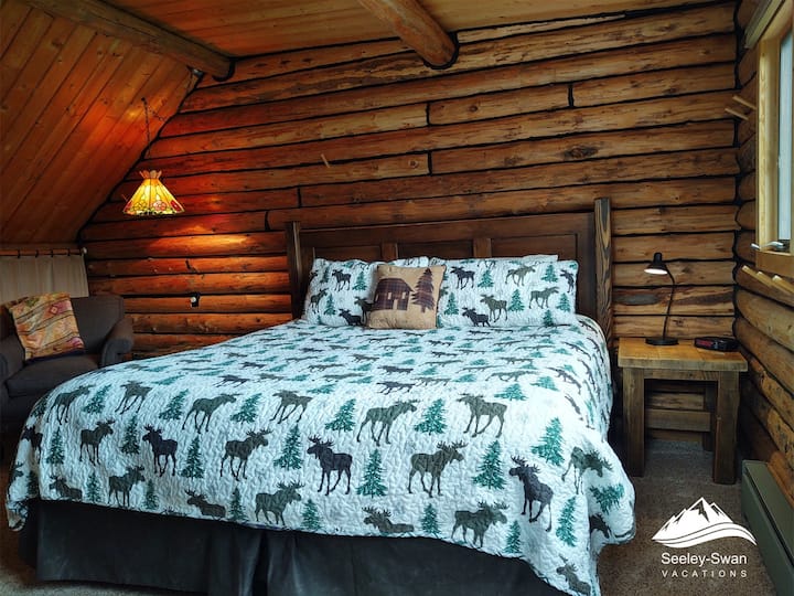 Main Cabin loft bedroom. 