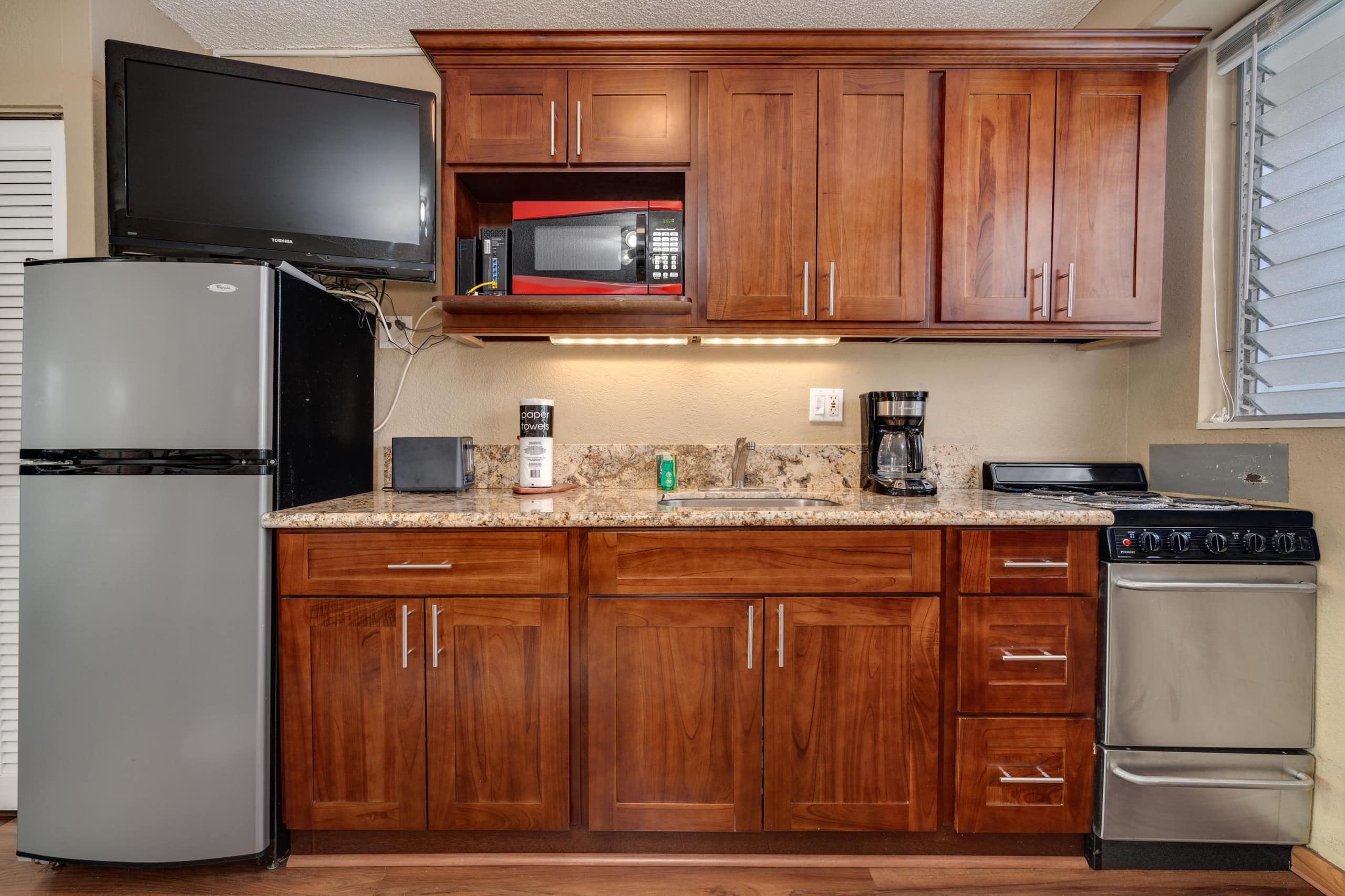 Cabana 302 - 2 Blocks from the beach - Photo 11