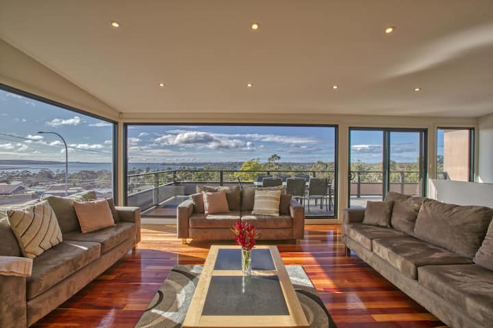Incredible Views - Georges Bay Luxury