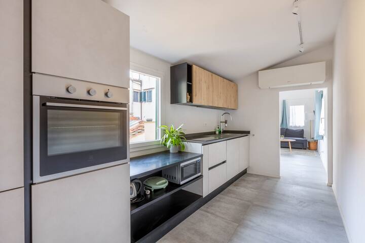 Specious & Renovated + Balcony – Great For Family gallery image 4