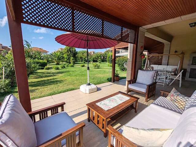 Garden Floor Flat in a Complex with Pool