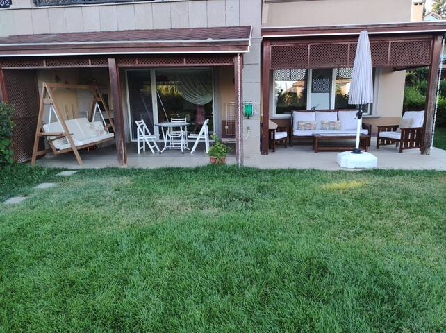 Garden Floor Flat in a Complex with Pool gallery image 5