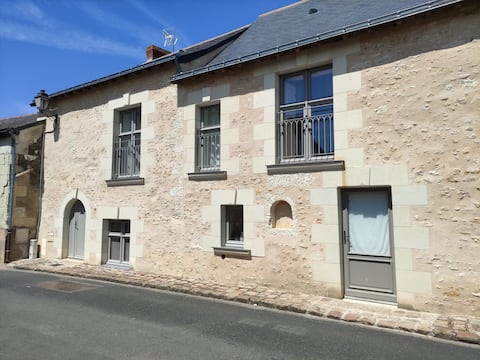 4 bedroom 150 m2 house in the heart of the village.