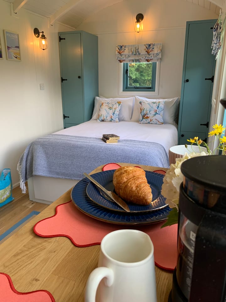 The Salty Shepherd - Book Your Spring Break - Bodmin