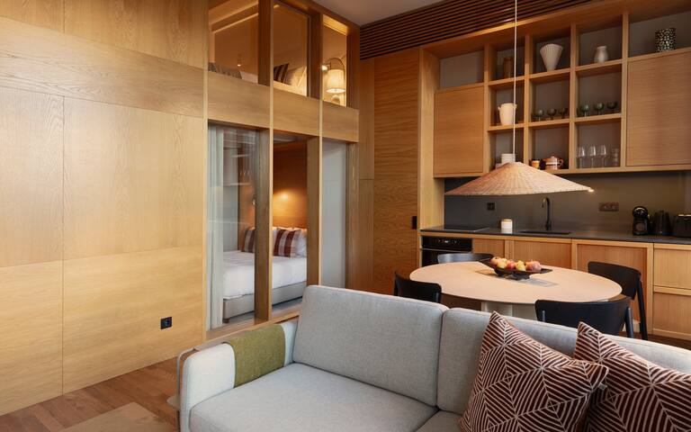 Two Bedroom Apartment With City View gallery image 3