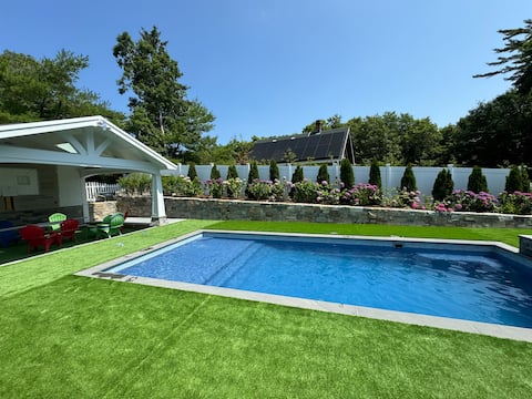 Modern Family-home,POOL with lots of outdoor space