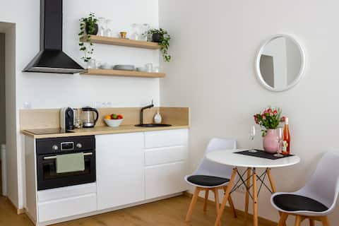 Popular Airbnb listing: Charming apartment near Vyšehrad in Nusle