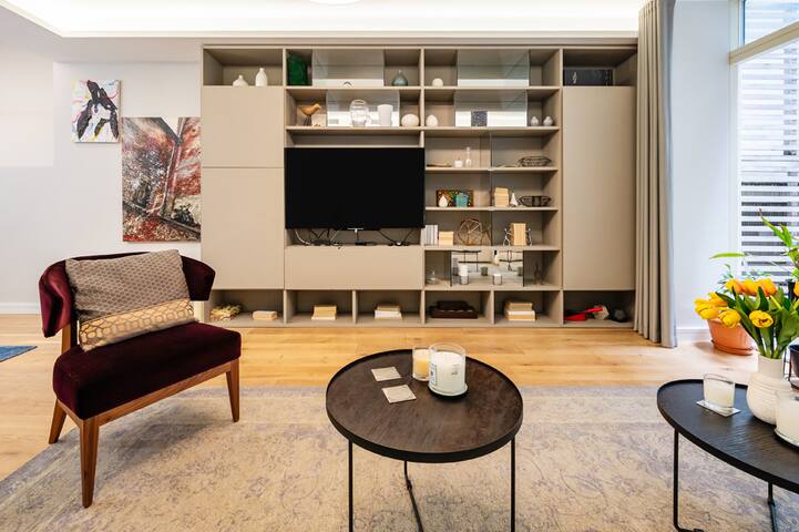 Three Bed, Luxurious Leicester Square Duplex gallery image 5