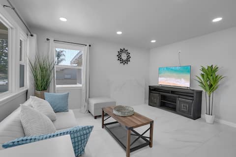 Disney Getaway | Modern & Family-Friendly Home