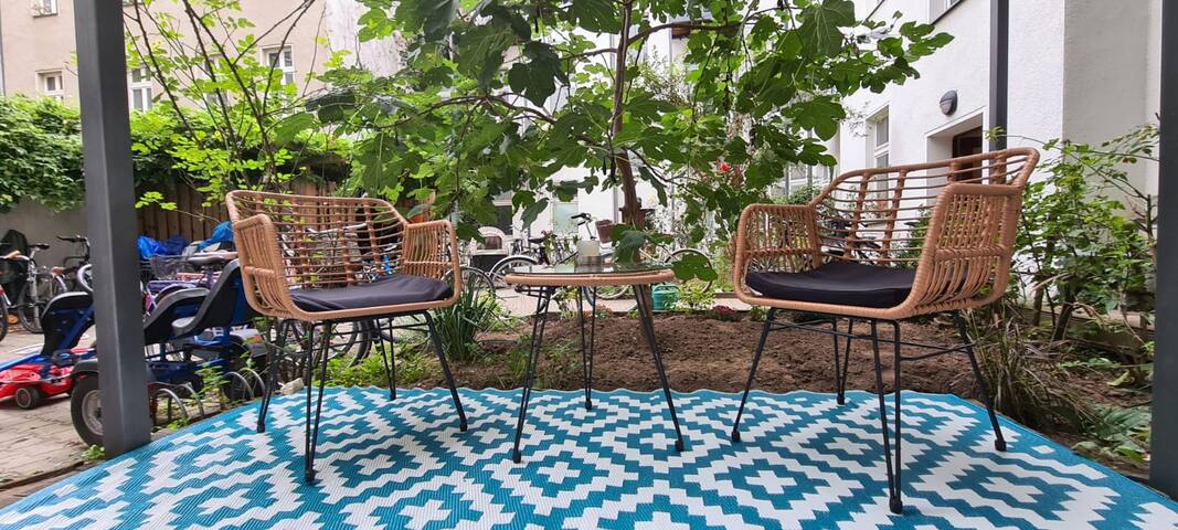 Airbnb Berlin 3 bed, 2 bath – huge flat in P´berg gallery image 2