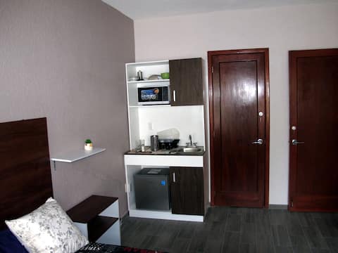 Popular Airbnb listing: Studio for 1 or 2 people. Great location in Benito Juárez