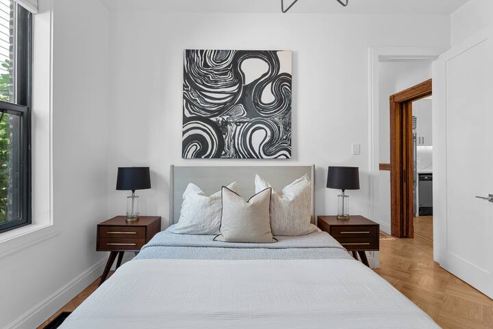 WOW Brownstone w/ Outdoor Space gallery image 2