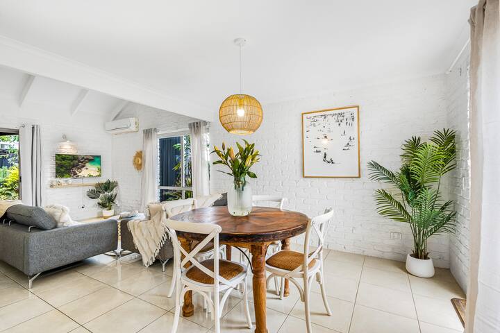 4 homes on 1 large block (sleeps 16) with pool gallery image 3