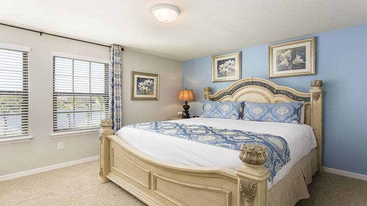 Დაიძინეთ ჰონორარივით ჩვენს ლუქს-კლასის დიდ საძინებელში