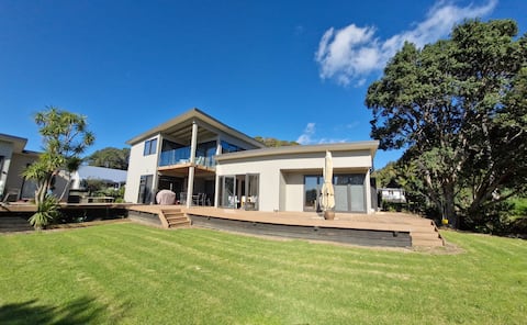 Spacious & Family - Main house & cottage