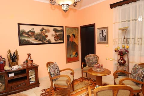 Popular Airbnb listing: Guest House Veizaj City Center in Bashkia Berat
