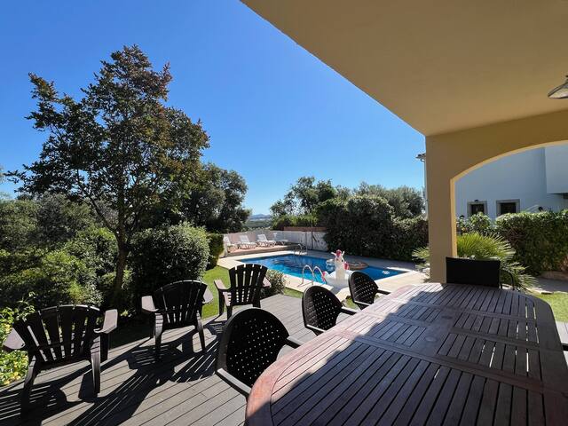 Large 5 Bedroom Villa with Private Pool gallery image 4