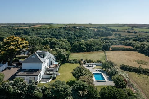 Porthcurno house with heated pool & hot tub