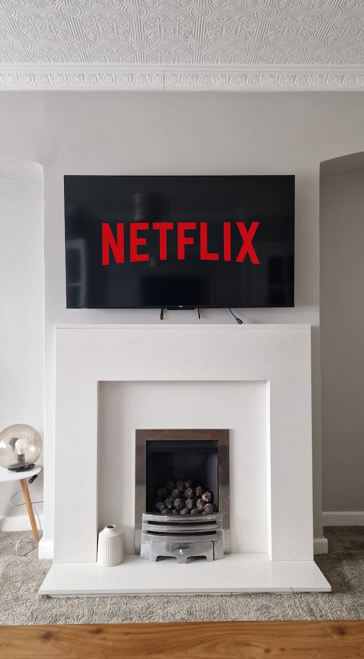Stunning Birmingham Home For 4 People - Bromsgrove