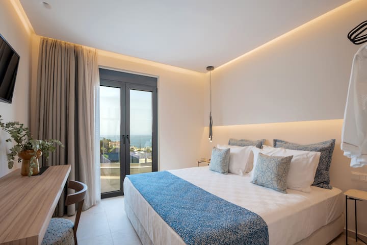 Prva spavaća soba vile nalazi se u prizemlju s bračnim krevetom (1,80x2,00).