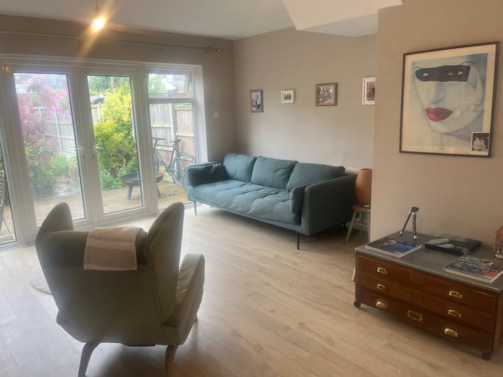 Hertford & A Beautiful Bedroom - Stevenage