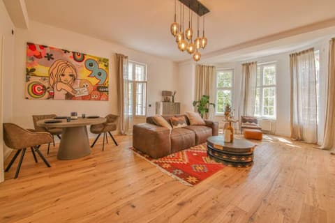 Top Airbnb: 2-room luxury apartment in Berlin City West in Schmargendorf