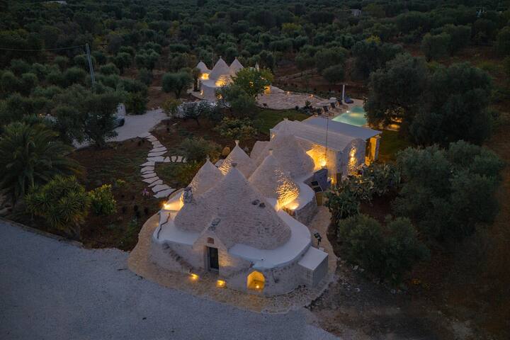 Trulli Capatosta, with private pool! gallery image 2