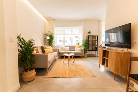 Propiedad de Airbnb exitosa: Design for nomads in the heart of Cimavilla en Gijón / Xixón