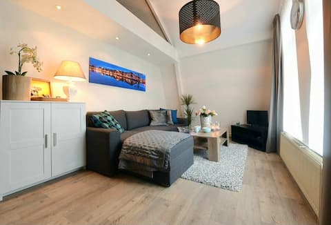 Popular Airbnb listing: Blue City Apartment Alkmaar in Binnenstad West