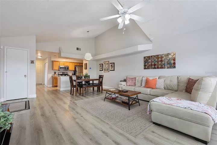 3br Condo Near Disney, W/ Clubhouse, Pool & Gym. - SeaWorld Orlando, Orlando