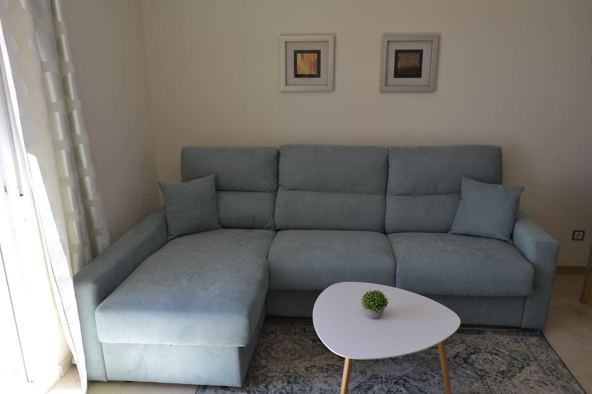 Airbnb performant: Casares Costa- Penthouse with conservatory à Casares