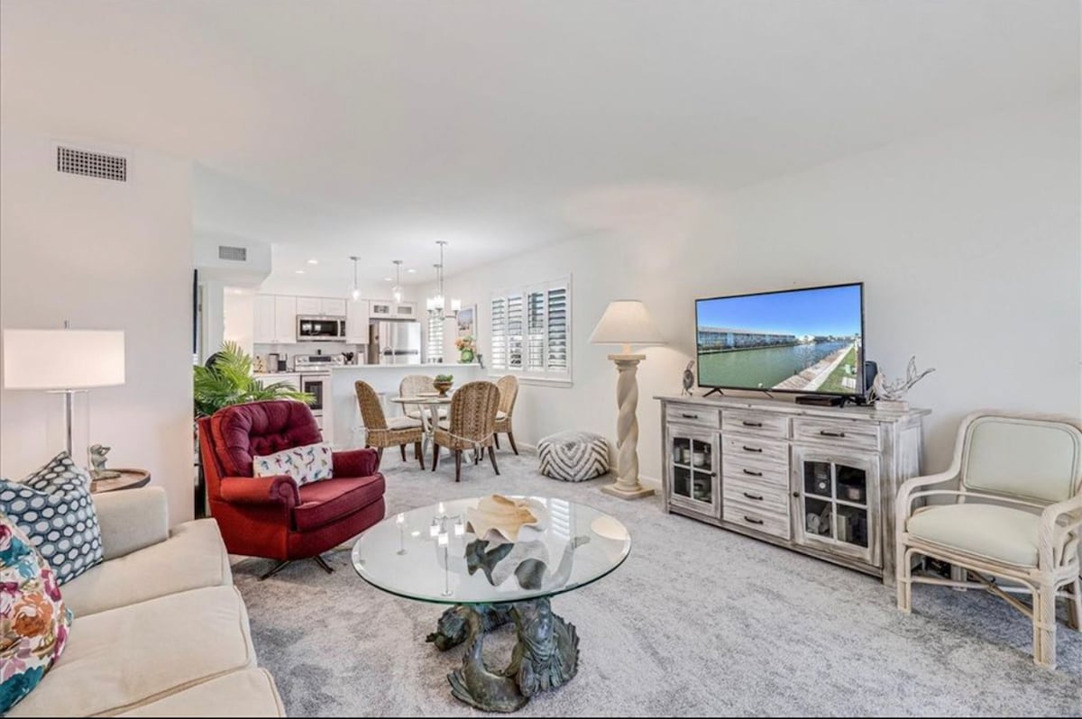 Popular Airbnb listing: Waterfront Condo in Rockport in Rockport