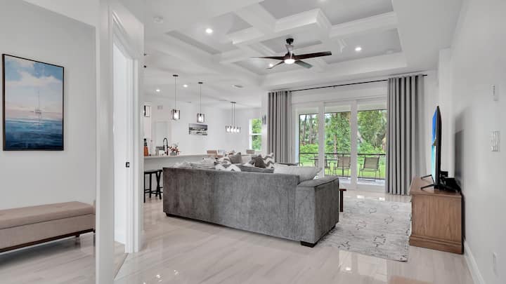 Tropical Paradise - Modern Home - North Port, FL
