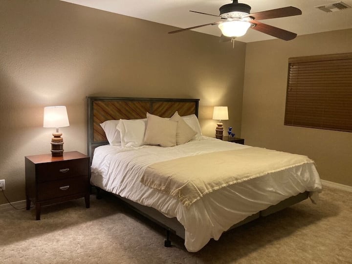 King bed room with ensuite bathroom with Cable TV, walk in closet